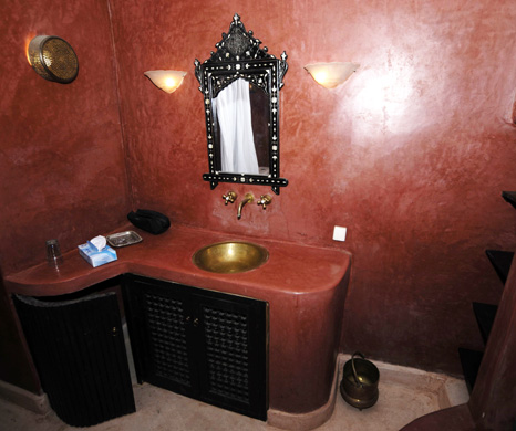 Salle de bain rouge